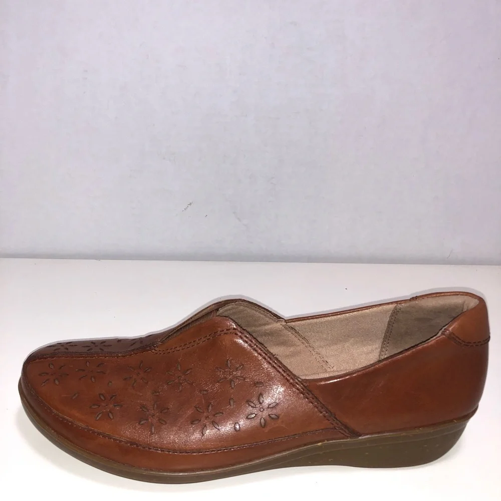 Women's Tan Leather Slip-On Flats with Floral Cutouts